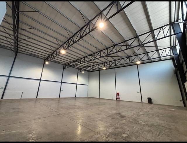 751M² FACTORY TO LET IN STIKLAND INDUSTRIAL